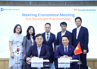 VietinBank Insurance (VBI) and Hyundai Marine & Fire Insurance strengthen cooperation and share experiences